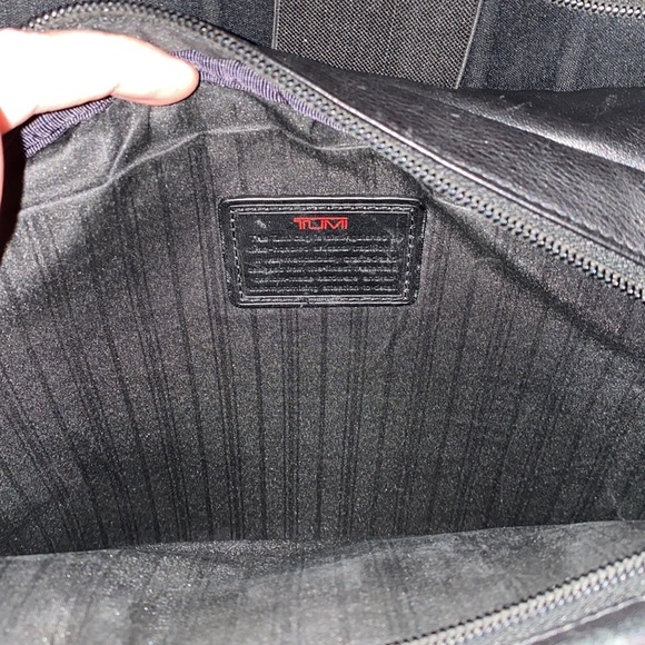 TUMI Laptop 15” Briefcase Messenger Genuine Napa Leather. Style 96531DH - Picture 3 of 6